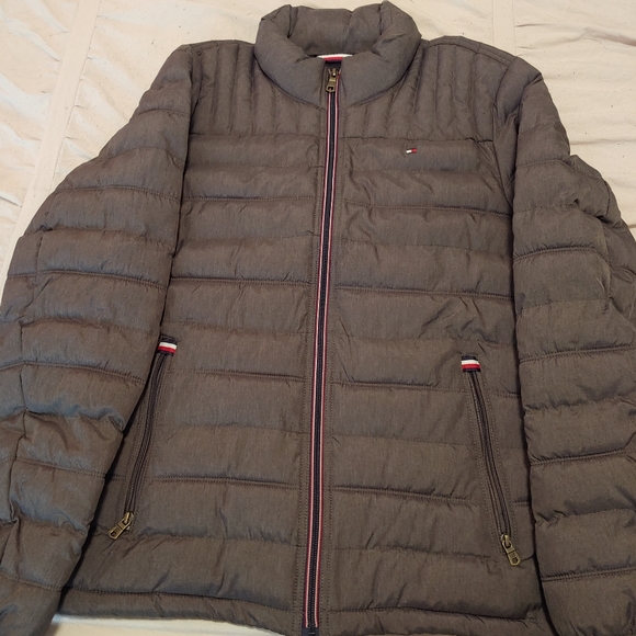 Tommy Hilfiger light weight puffer jacket - Picture 1 of 9